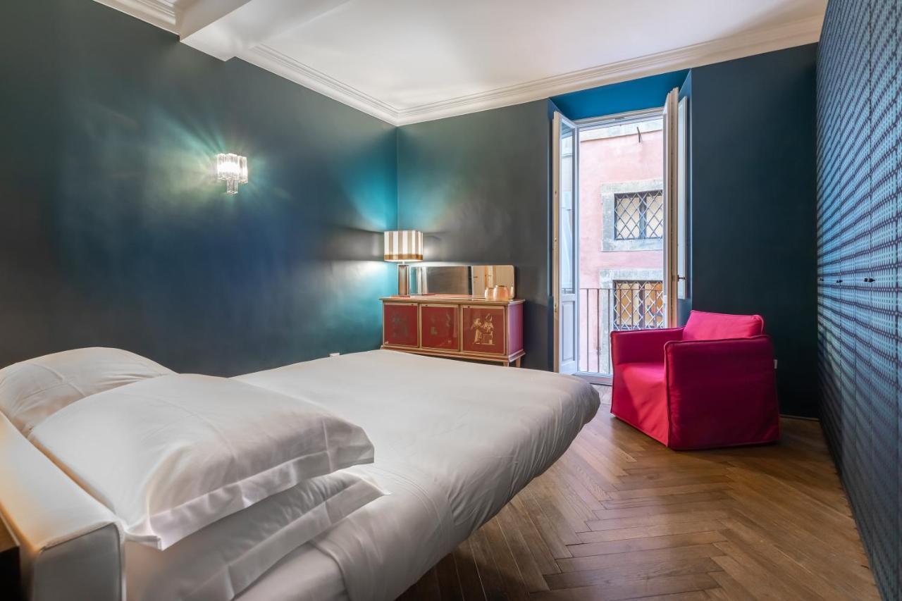 Chic And Style In Historical Via Giulia Apartment Рим Екстериор снимка