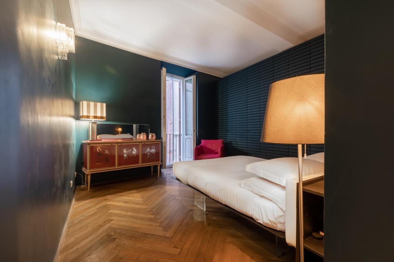 Chic And Style In Historical Via Giulia Apartment Рим Екстериор снимка